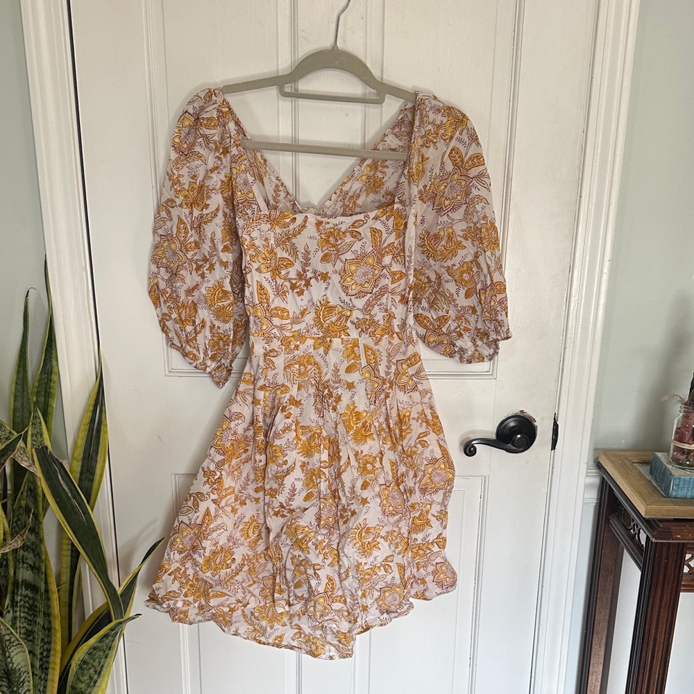 Chic Floral Mini Dress with Puff Sleeves